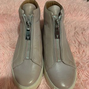 Cute light pink Frye shoe